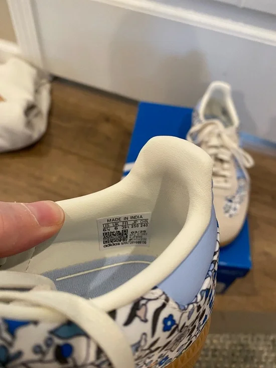 NIB Adidas samba Liberty London floral 6.5 kids (8 women’s) - Picture 5 of 12